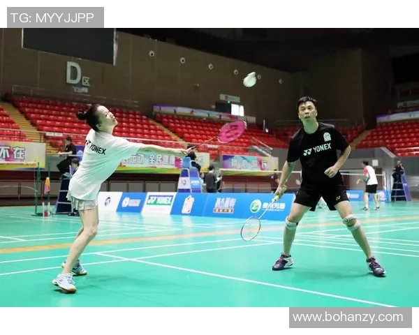 成都羽毛球队包夹战术分析及其在比赛中的优缺点探讨