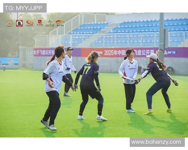 北京飞盘队在世界滑板锦标赛中以90分高居积分榜首位